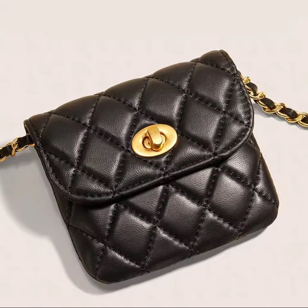 Black Quilted Chain Belt Bag - Picture 12 of 12